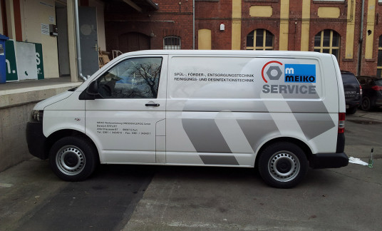 Transporter-Beschriftung für die Fahrzeugflotte der Firma Meiko Service