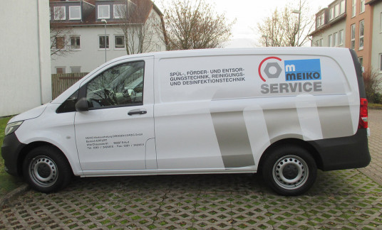 Transporter-Beschriftung für die Fahrzeugflotte der Firma Meiko Service