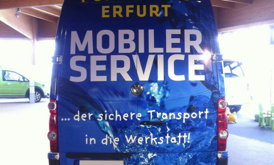 Transporter-Beschriftung eines VW Crafter Transporter für den Pumpenbus Erfurt