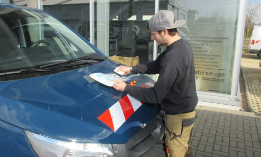 Transporter-Beschriftung für die Fahrzeugflotte der Firma PRT Energietechnik - Mercedes Viano