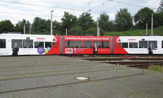 Straßenbahnwerbung für Vodafone in Erfurt Straßenbahnwerbung für Vodafone in Erfurt