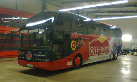 Busbeschriftung für den Mannschaftsbus des Thüringer HC